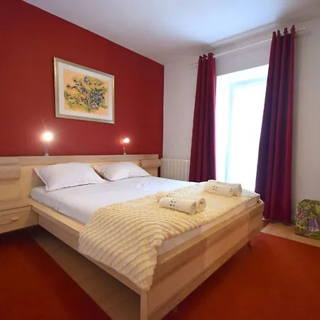 Vakantiehuis Lisa By Interhome Malinska